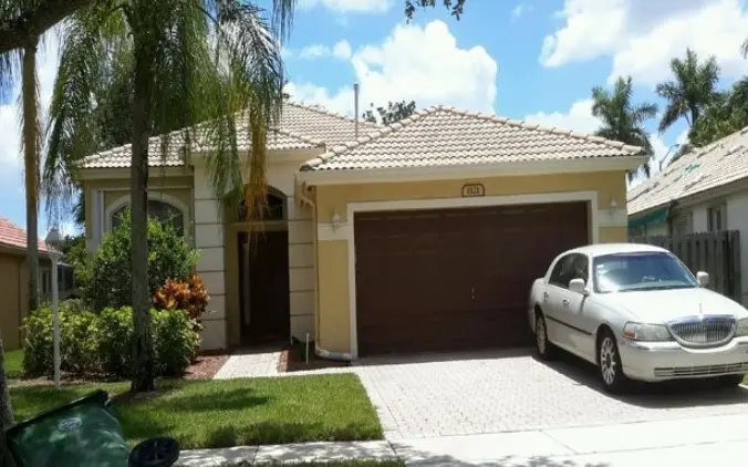 1121 NW 130th Ave