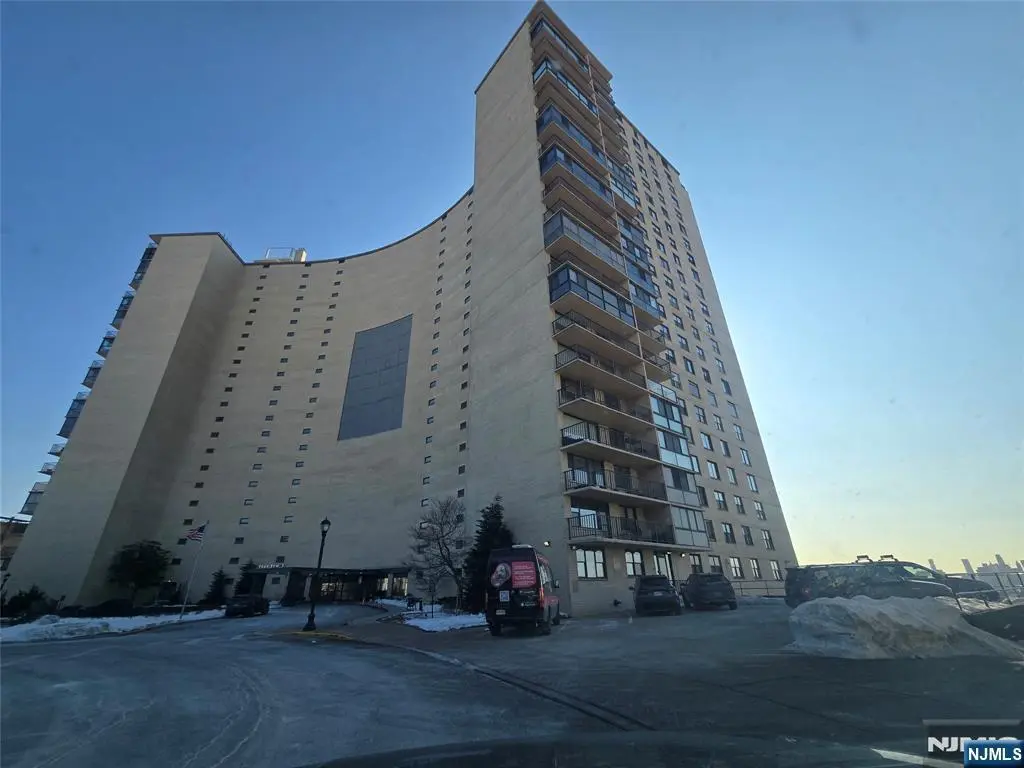 380 MOUNTAIN Rd #805