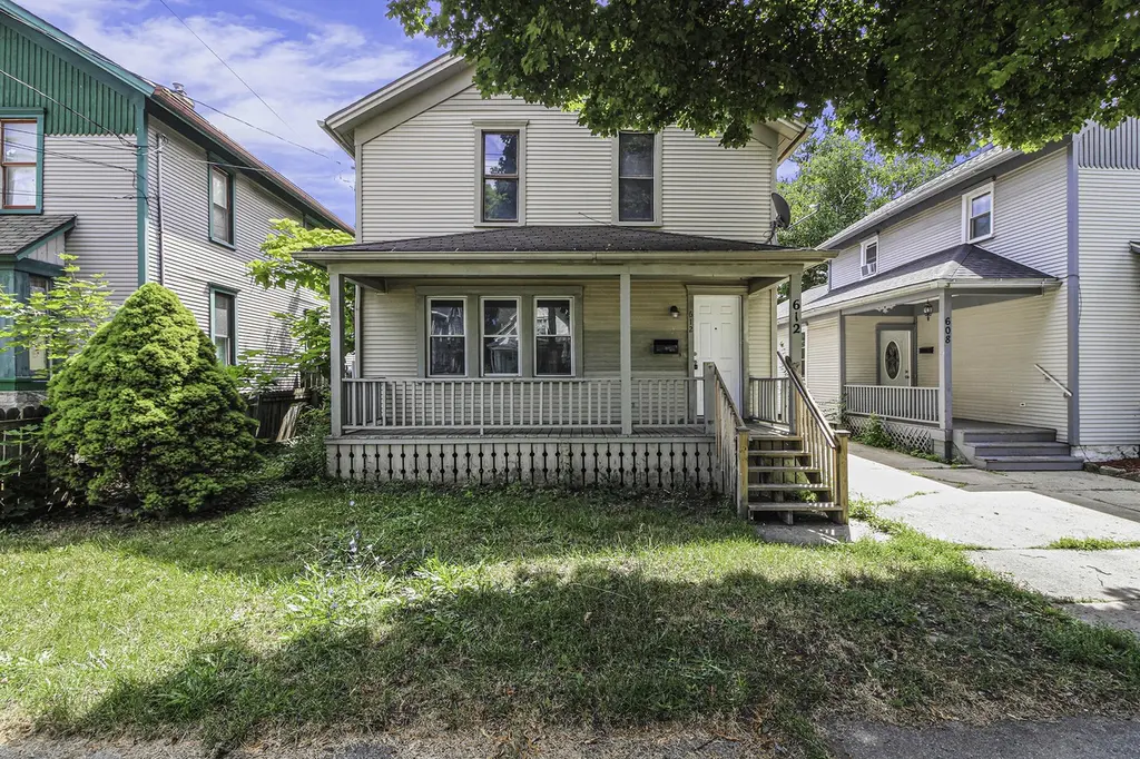 612 N Walnut St