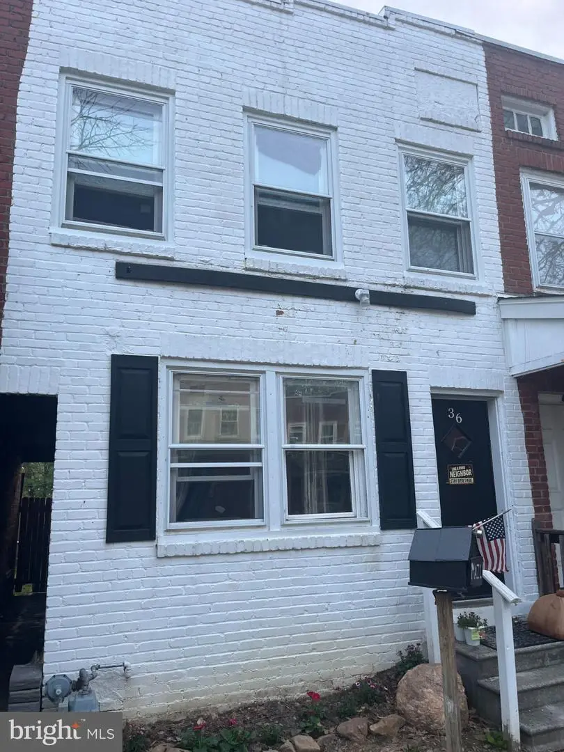 36 Denham Ave