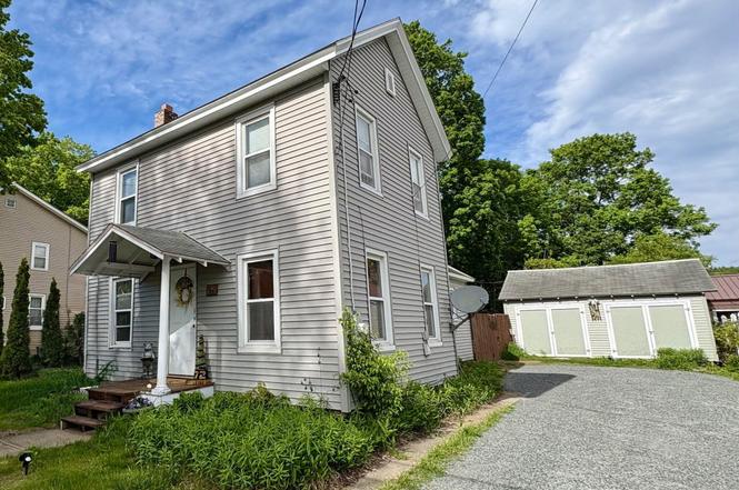272 N Main St