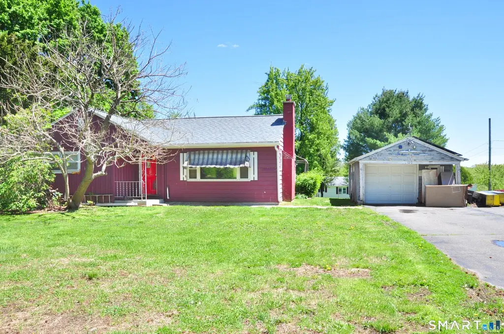 195 S Main St