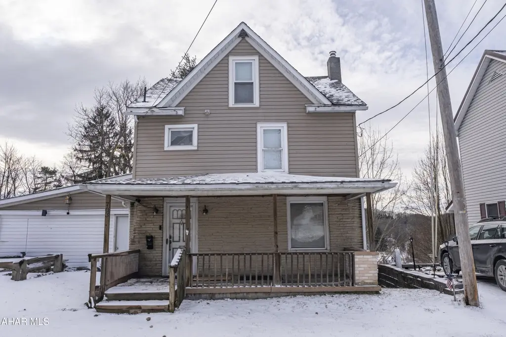 703 Palmer Ave