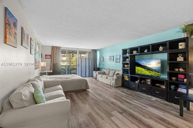 1690 NE 191st St Unit 314-1