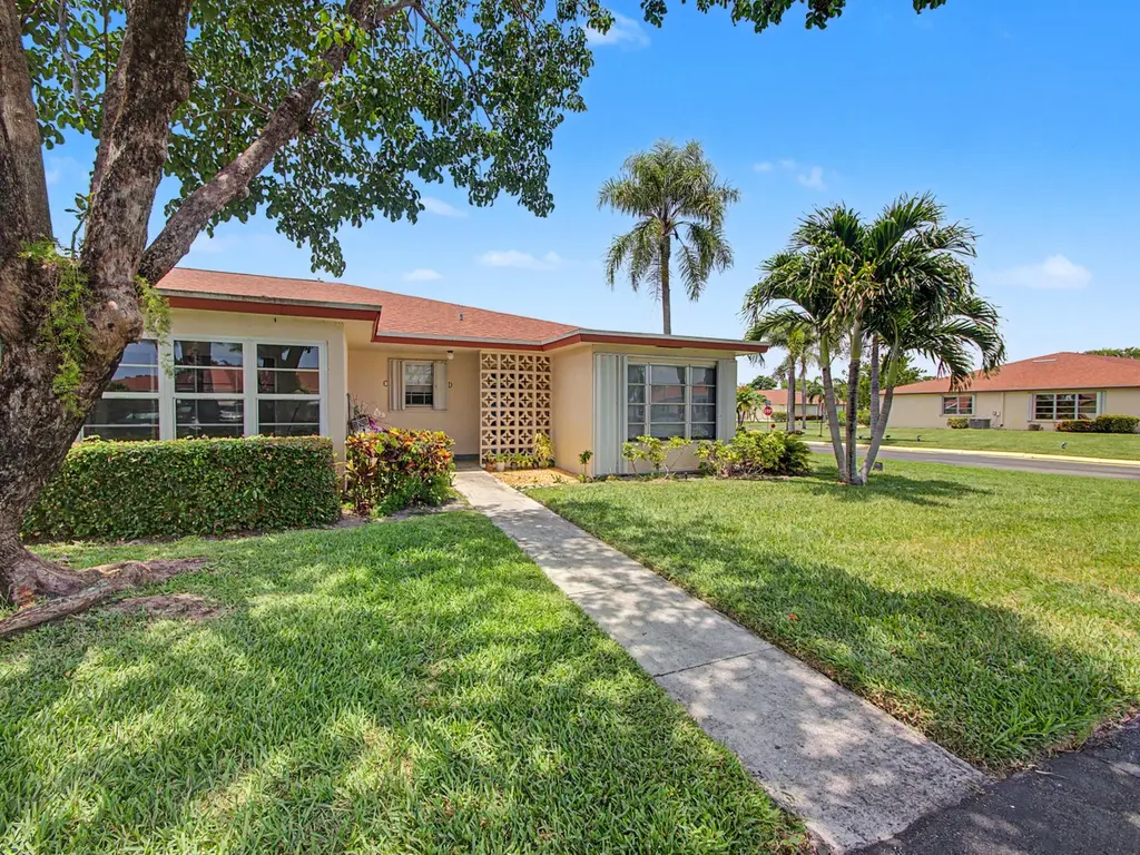 4580 NW 3rd St Unit D