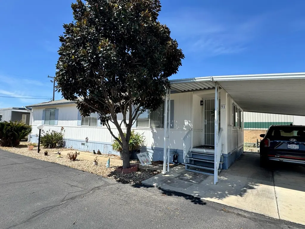 1095 W Mccoy Ln