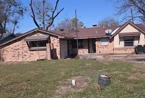 2404 Beverly Dr