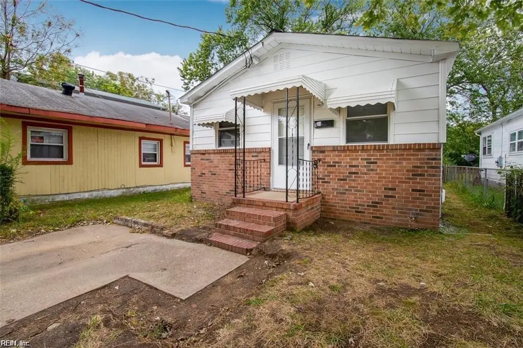 714 Langley Ave