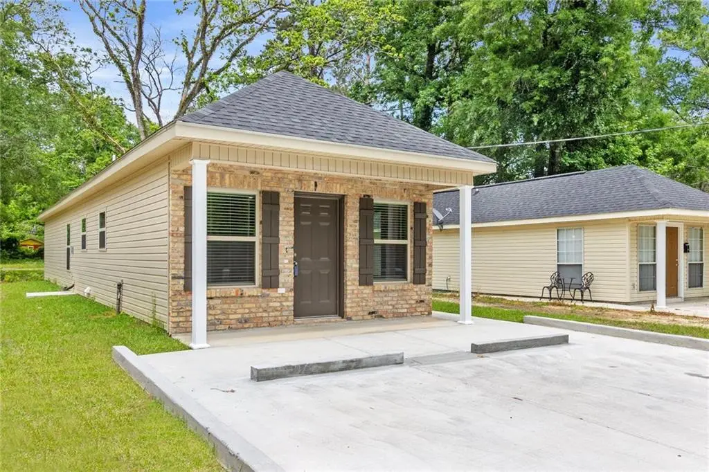105 E Stovall St