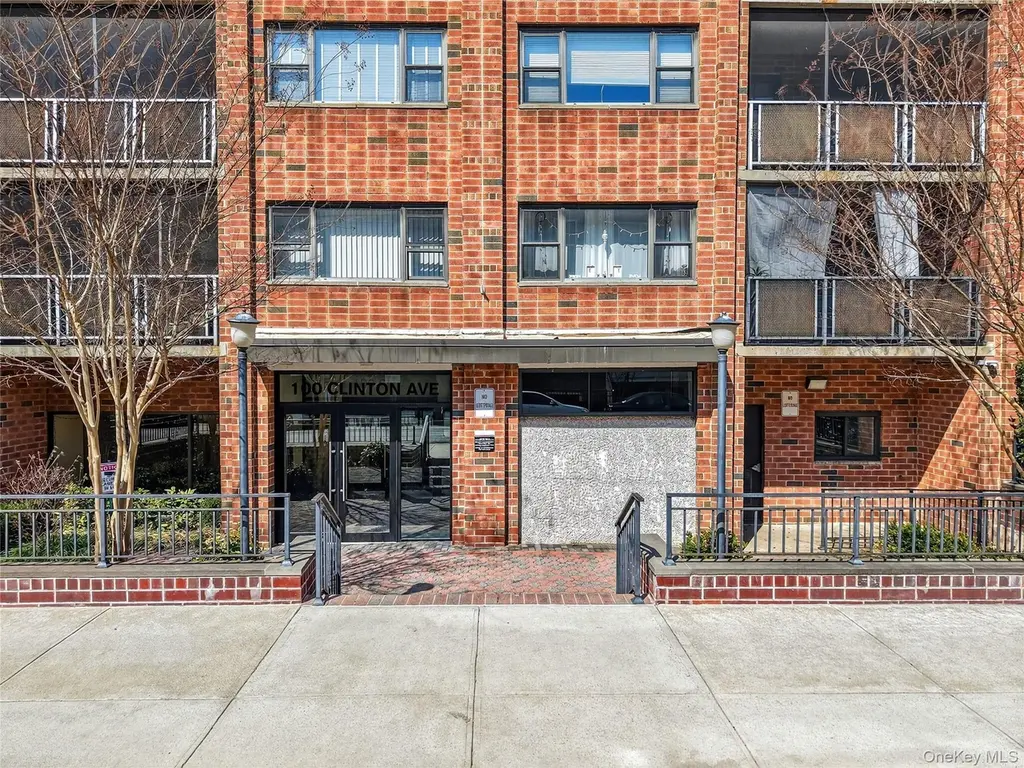 100 Clinton Ave Unit 3C