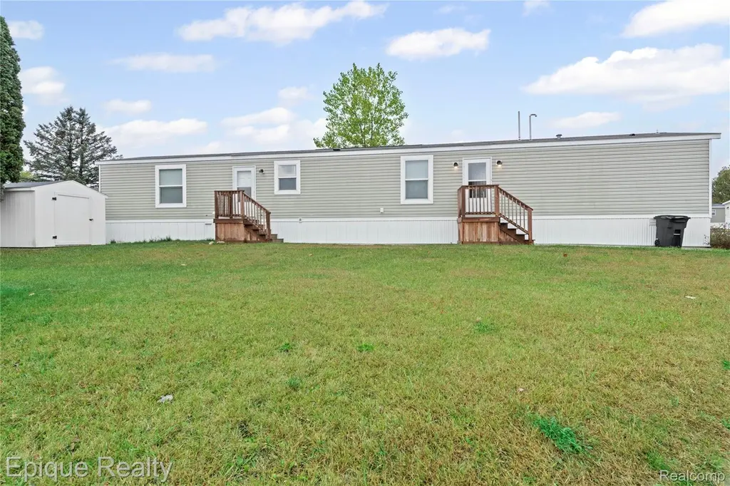 83 Elm Ave