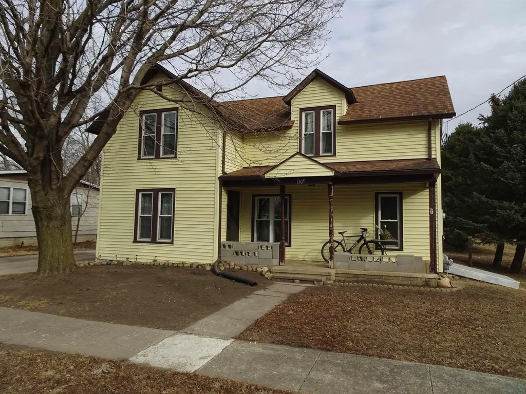 1309 Iselin Ave