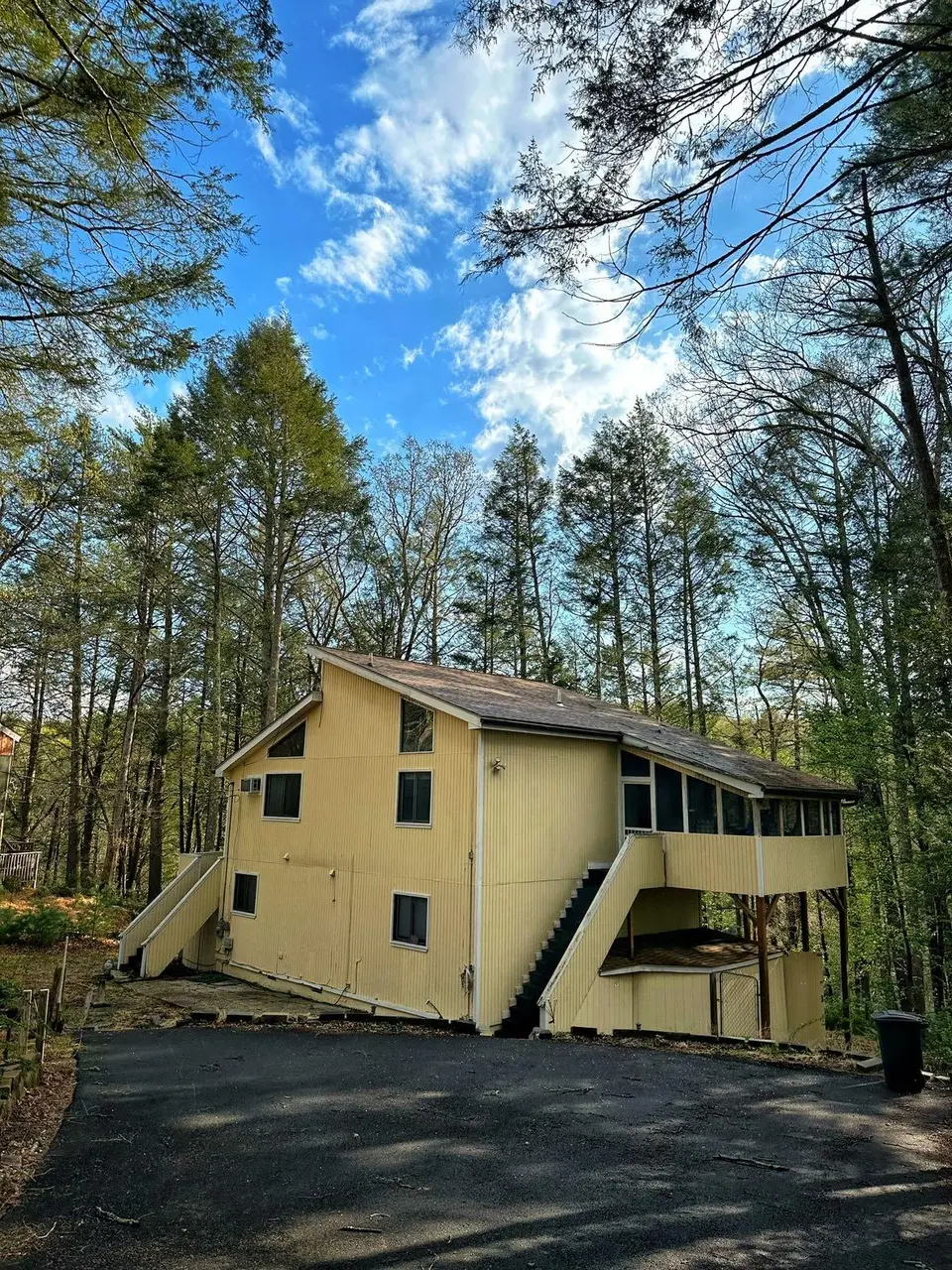 207 Manchester Dr