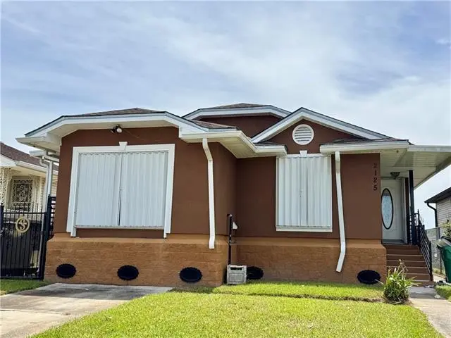 2125 Constantine Dr