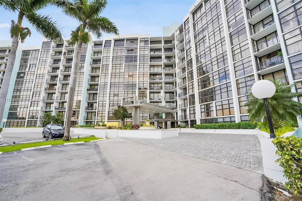 200 Leslie Dr #1128