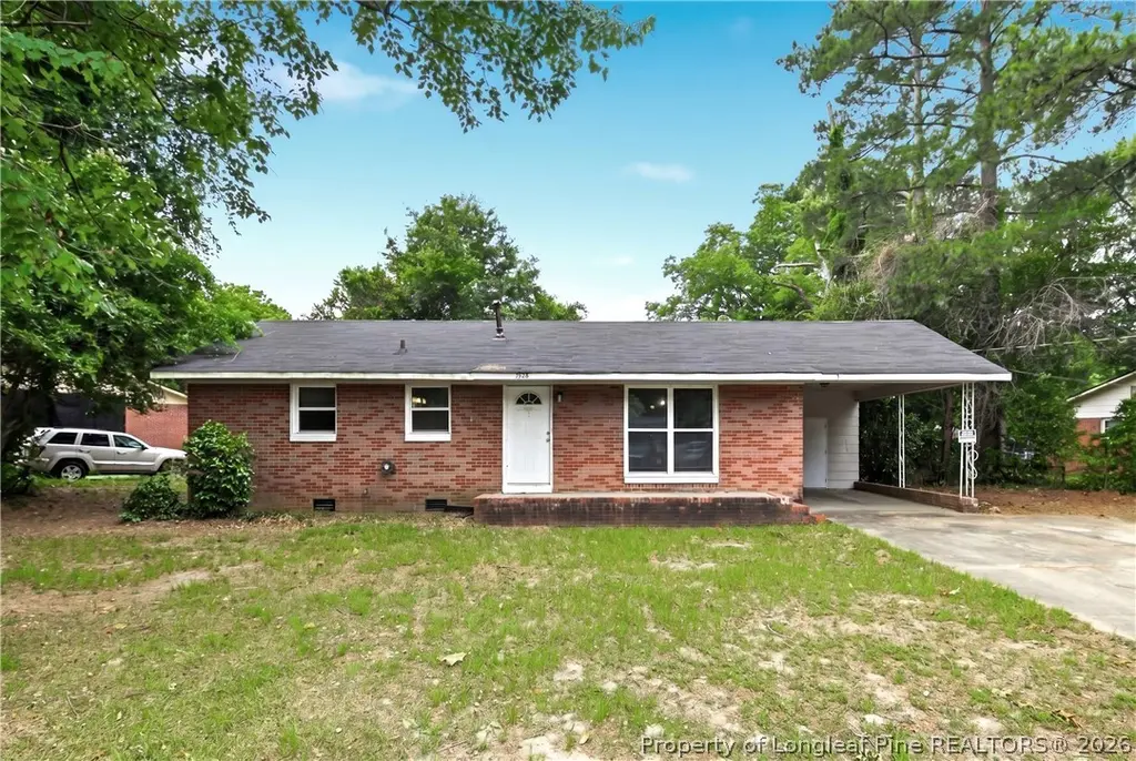 1928 Crestview Dr