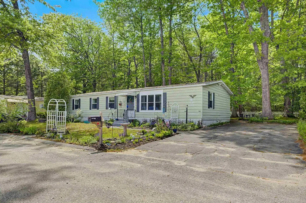 143 Robin Hood Dr