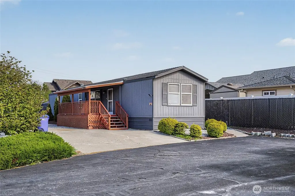 1608 N Western Ave #25
