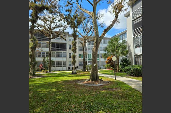 4898 NW 29th Ct #412