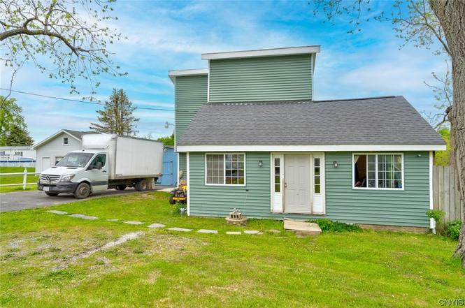 792 Middle Rd