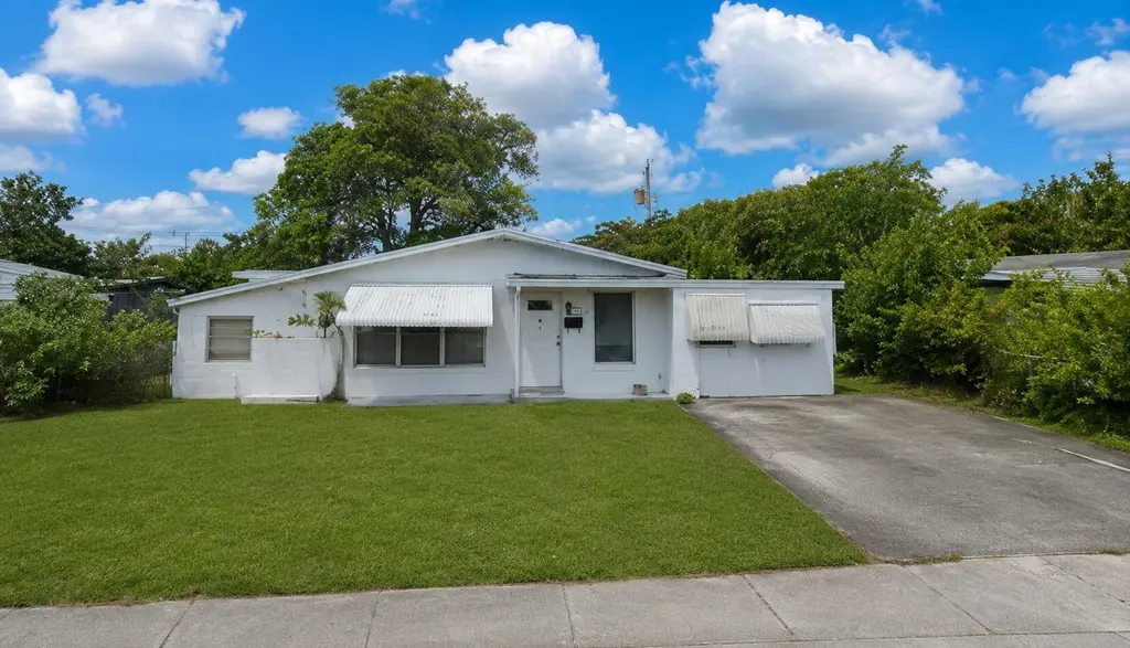 1781 NW 6th Ter