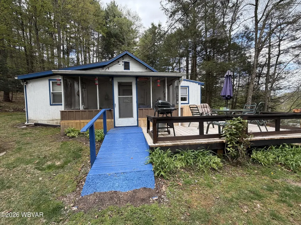 68 Thompson Ln
