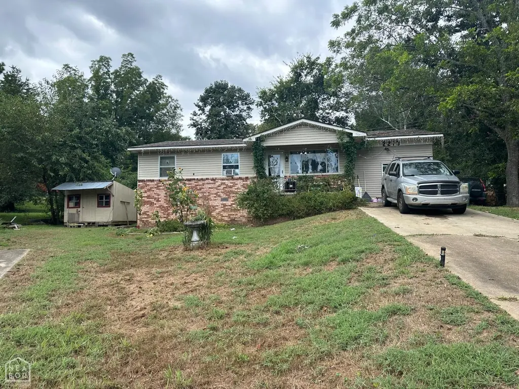 2213 Johnson Cir