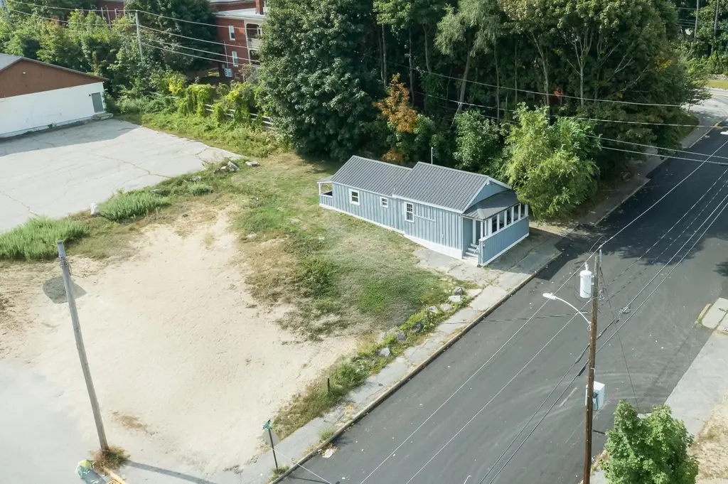 49 Oxford Ave