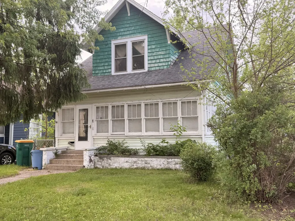 241 Post Ave