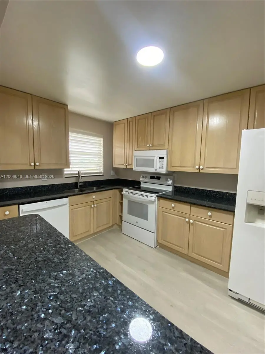 605 S State Road 7 Unit 3F