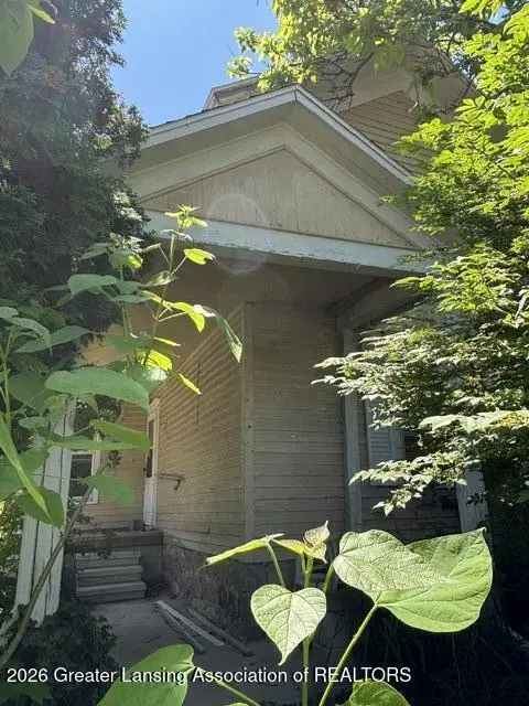 1213 W Ottawa St
