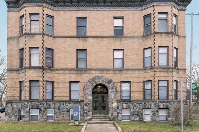 447 W Walnut St