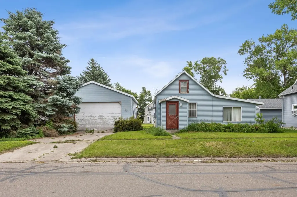 118 2nd St SW