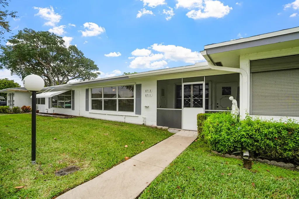 8713 NW 10th St Unit C101