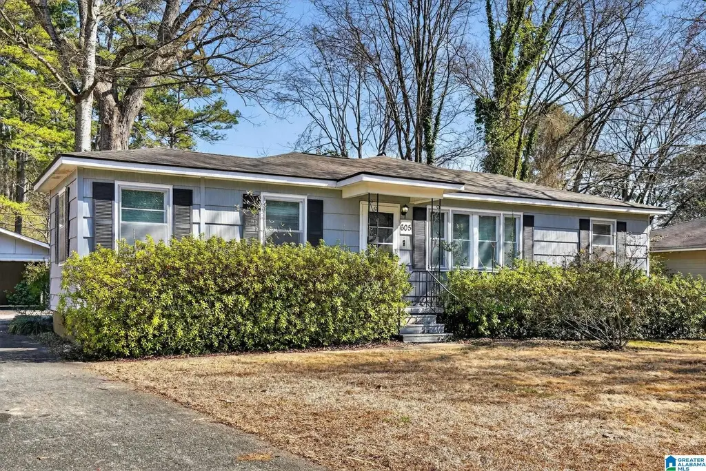 605 Lee Rd