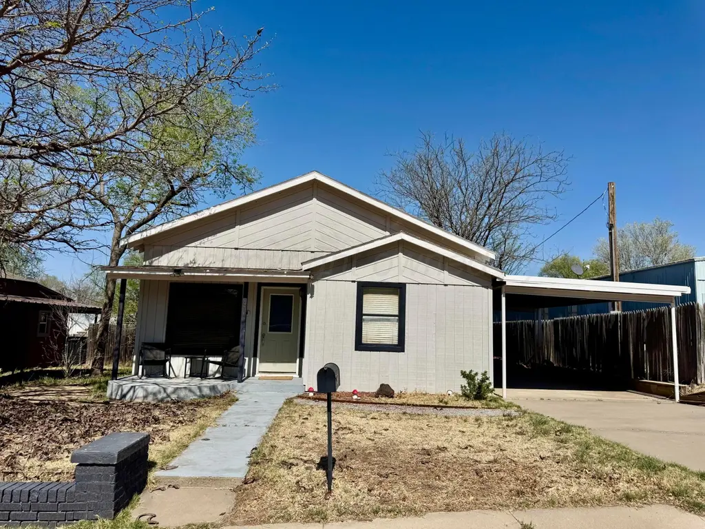411 E Kingman Ave