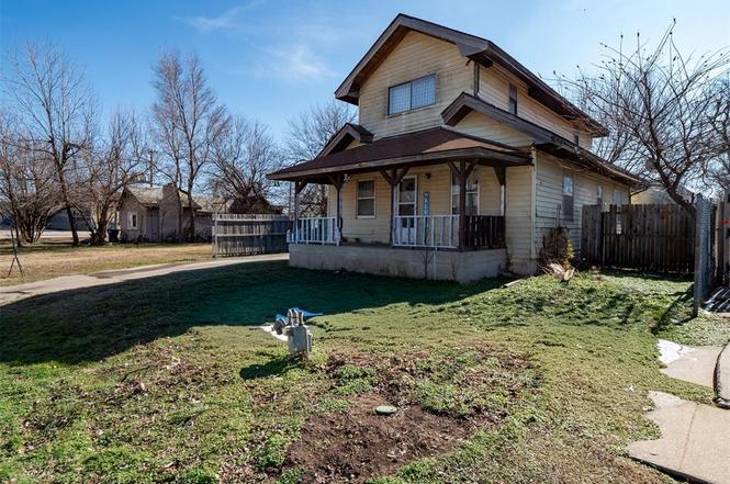 517 W Woodson Ave