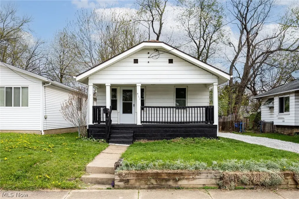 961 Wyley Ave