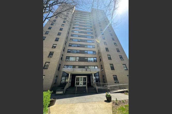 8 Fordham Hill Oval Unit 1B