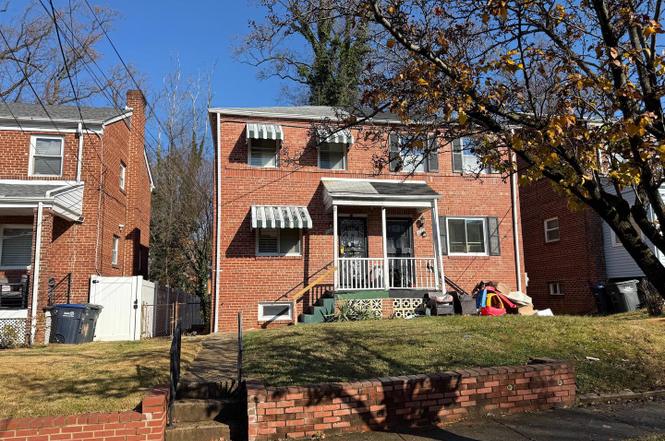 3048 M St SE