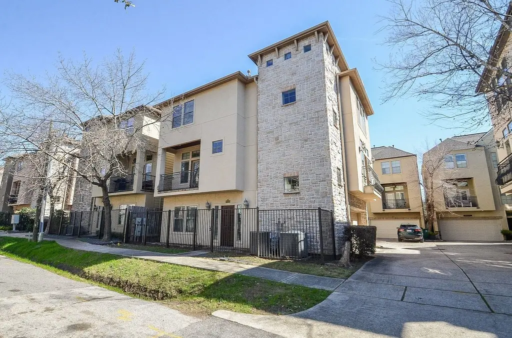 222 Knox St Unit F