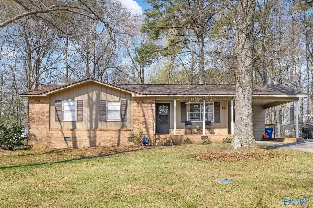 80 Pine Ln