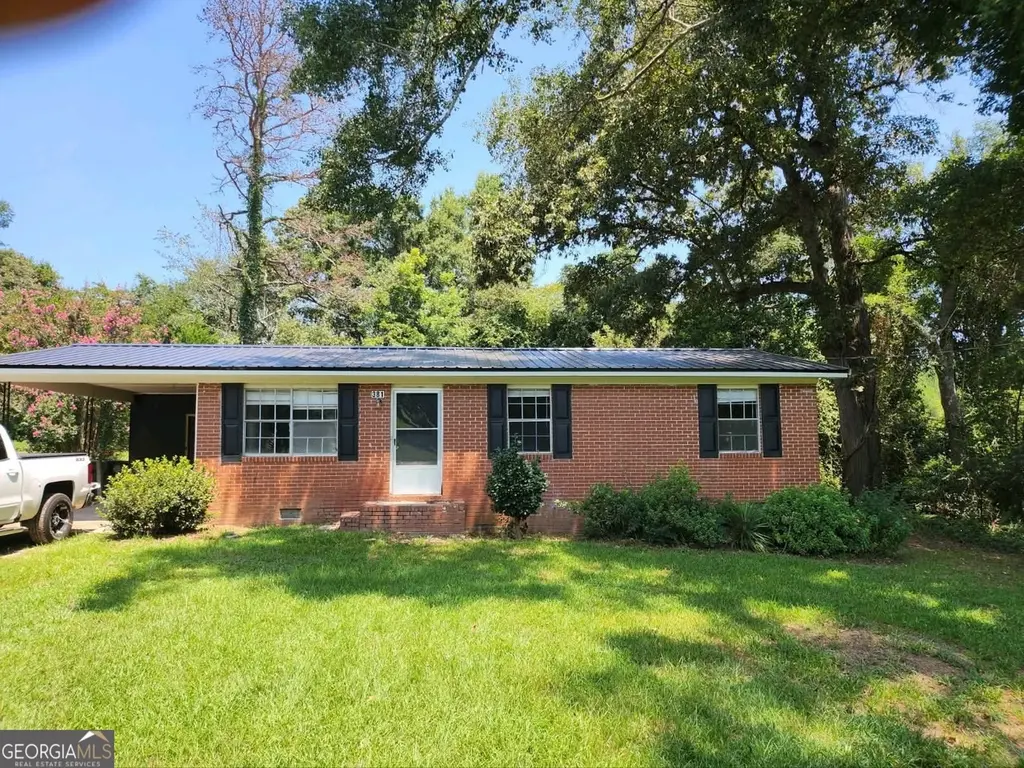 381 King Rd