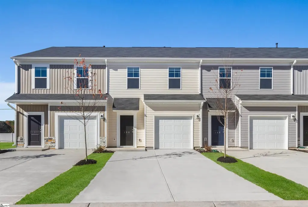 166 Randwick Ln