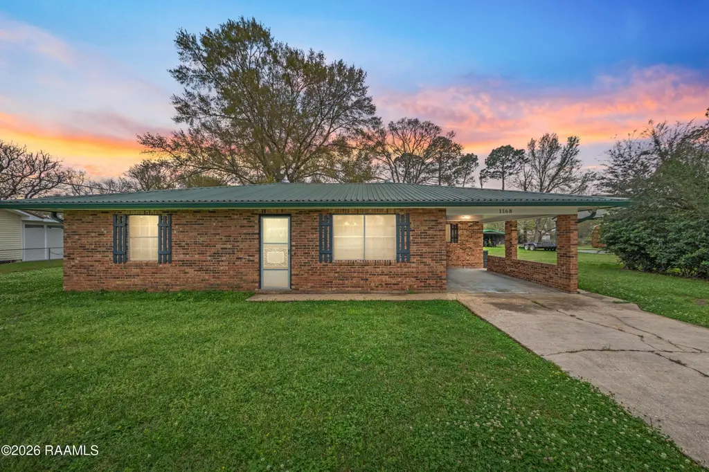 1168 Simon Angelle Rd