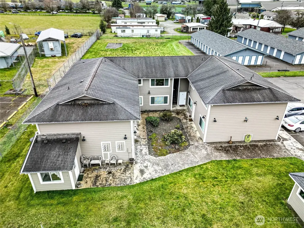 97 S Elderberry Ave
