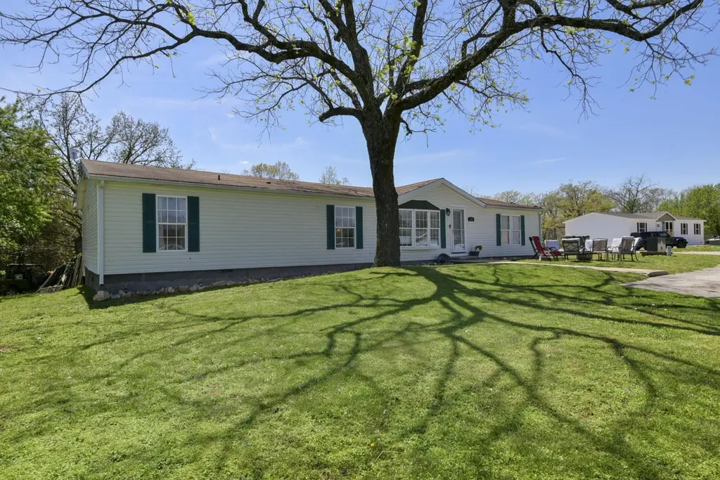 133 Sunny Ln
