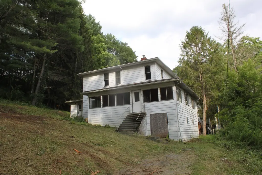 54 Greenbrier St
