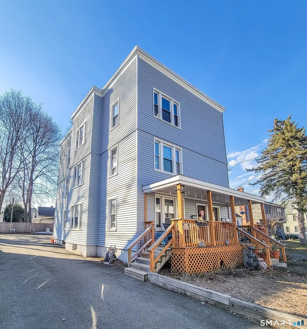 44 Prescott St