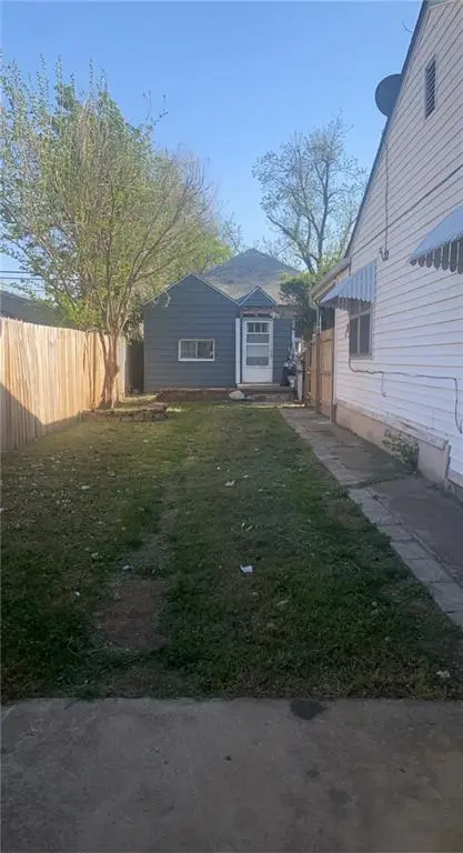 3804 NW 14th St Unit 1/2